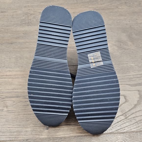 Michael Kors Monique Knit Trainer Lace Up Sneakers MK Logo Stretch Navy Sz8 - Picture 9 of 11